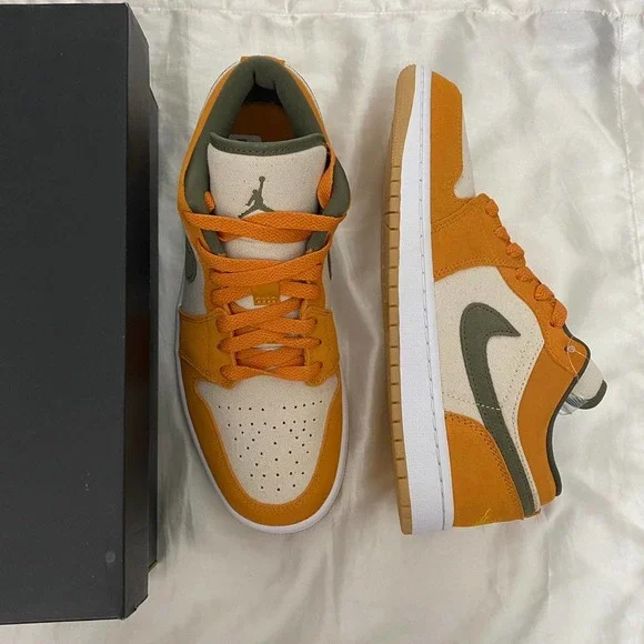 Air Jordan 1 Low Light Curry (8 Men) - Picture 2 of 12